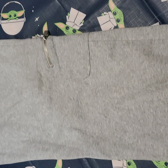 Women's sport pants with zippered pockets - Picture 3 of 3